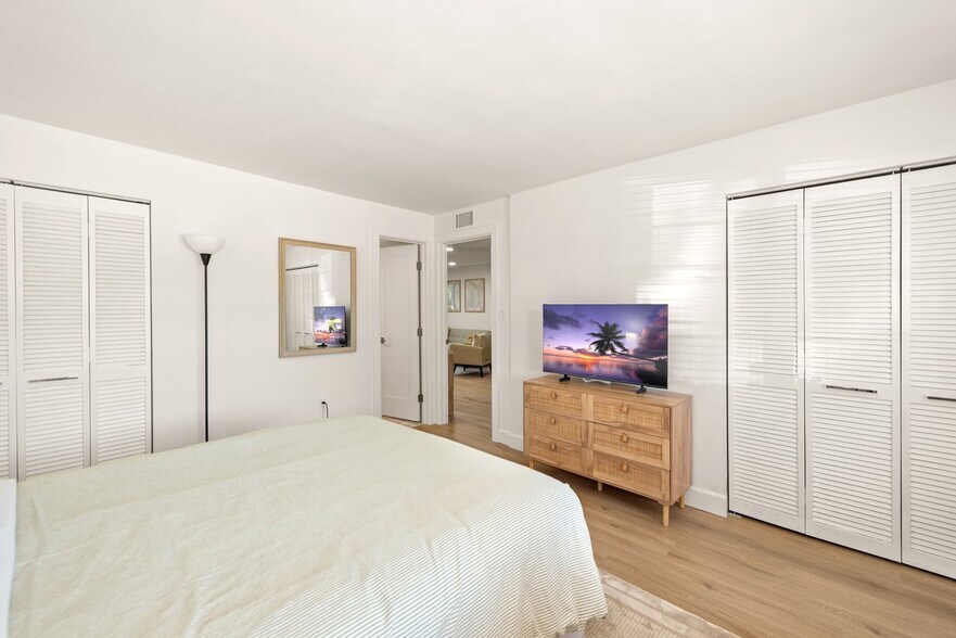 Building Photo - 501 Forest Lakes Blvd