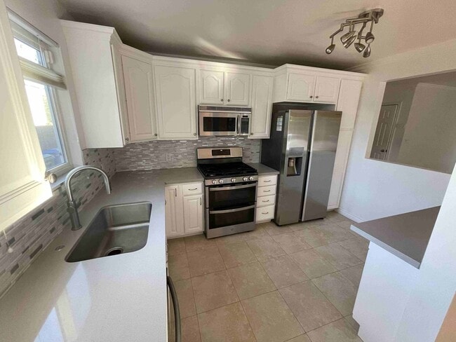 Building Photo - UPGRADED SMART HOME IN PRESTIGIOUS ENCINO VILLAGE!