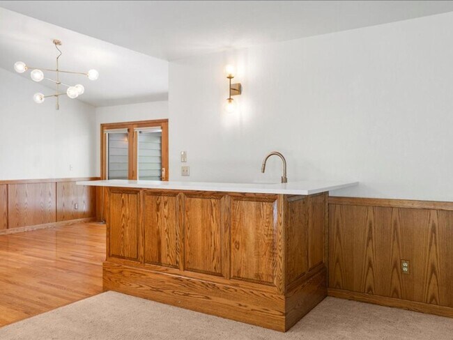 Building Photo - Stunning Custom Home 4 Bedroom in the Gated Mountain High Golf Community!