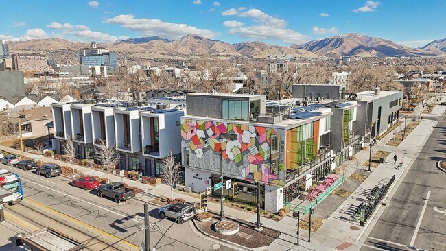Building Photo - 2BR/2.5BA Condo in Central Ninth | Mountain Views, Solar & Walk to Everything