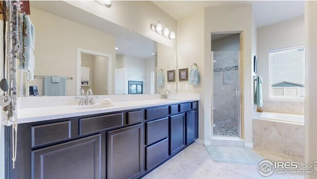 Building Photo - 532 Mount Rainier St