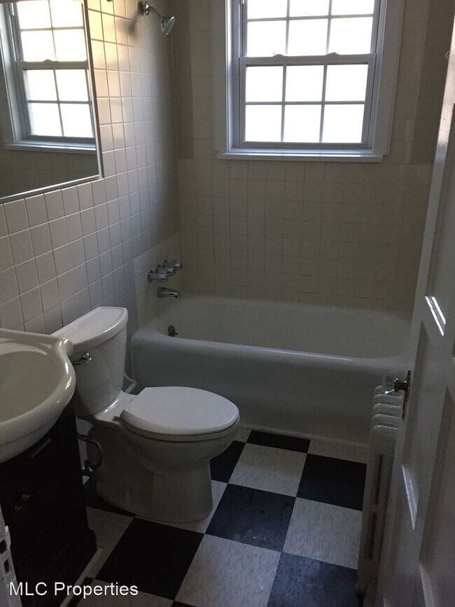 Building Photo - 1 br, 1 bath Apartment - 807 PENN AVENUE