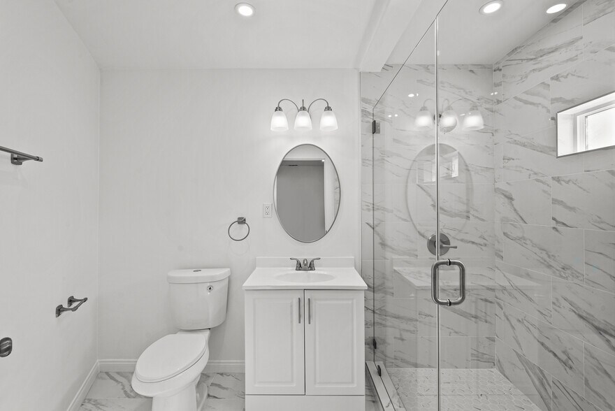 Master Bathroom - 3820 Orangedale Ave