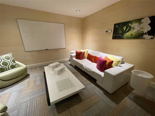 Building Photo - 950 Brickell Bay Dr