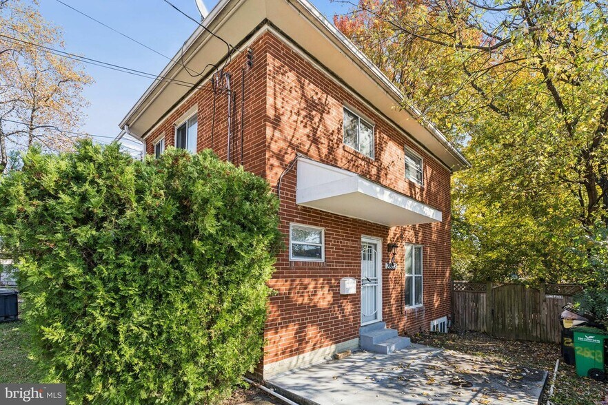 Building Photo - 2803 Keating St