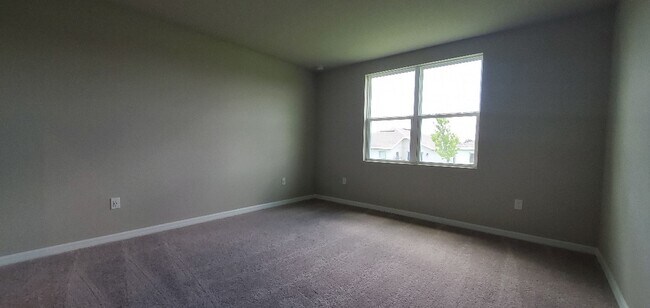 Building Photo - Like NEW!!! 4-Bedroom, 2.-Bathroom in Luce...