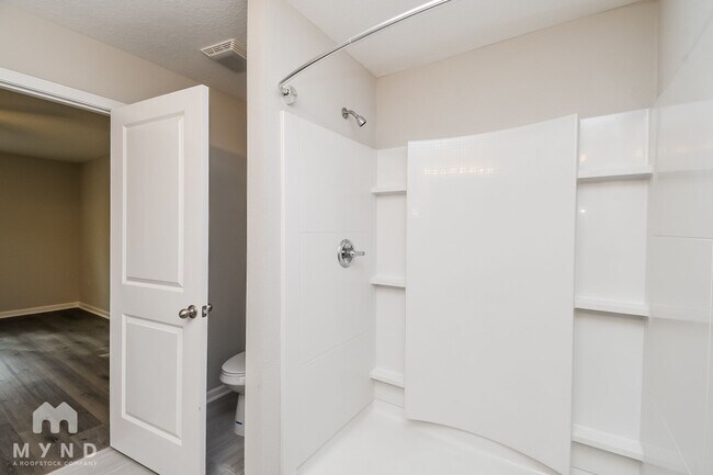 Building Photo - 12372 Cherry Bluff Dr