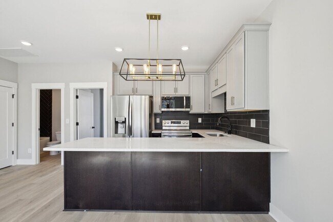 Building Photo - 341 Archwood Dr