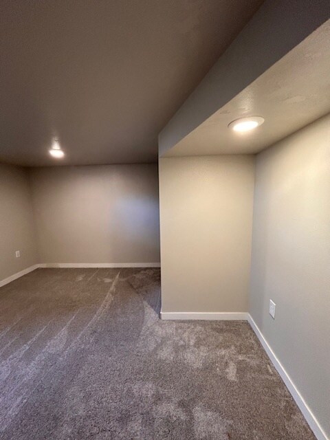 Building Photo - 321 S Bowdish Rd