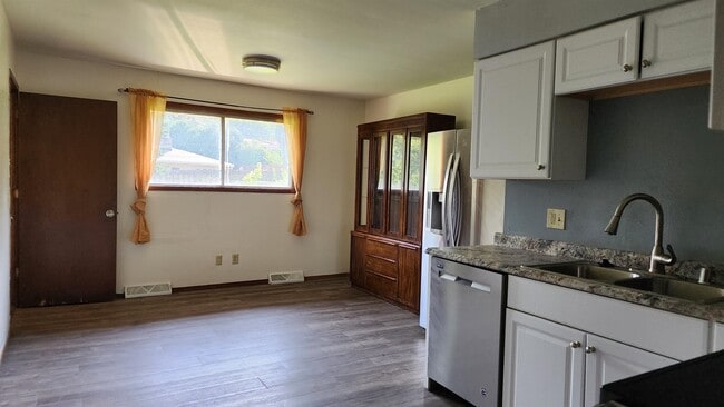 Building Photo - 2418 Adler Cir