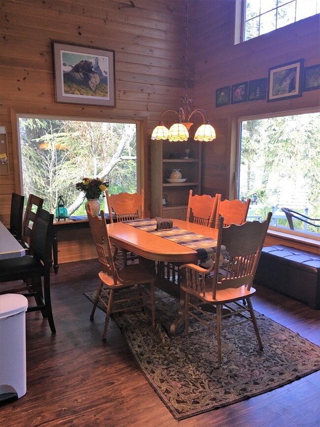 Building Photo - 32992 Johnsons Dr