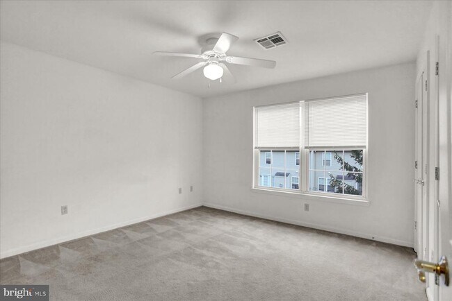 Building Photo - 119 Oriole Ct