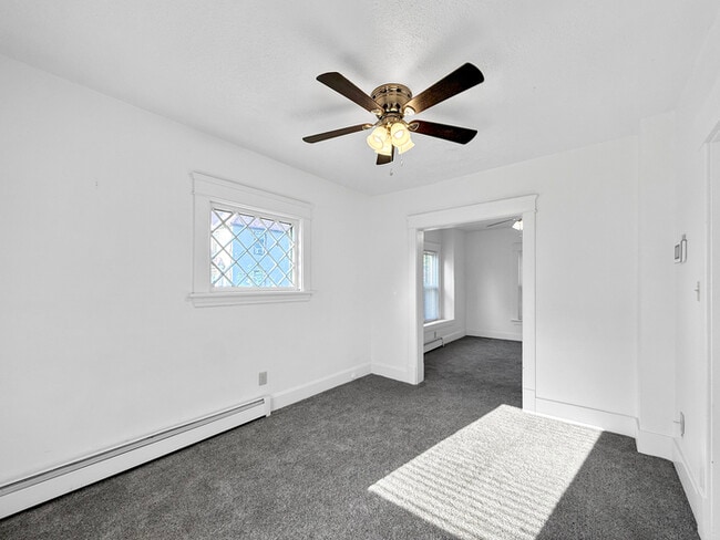 Building Photo - 3 bedroom 1 bathroom home for rent in Lorain