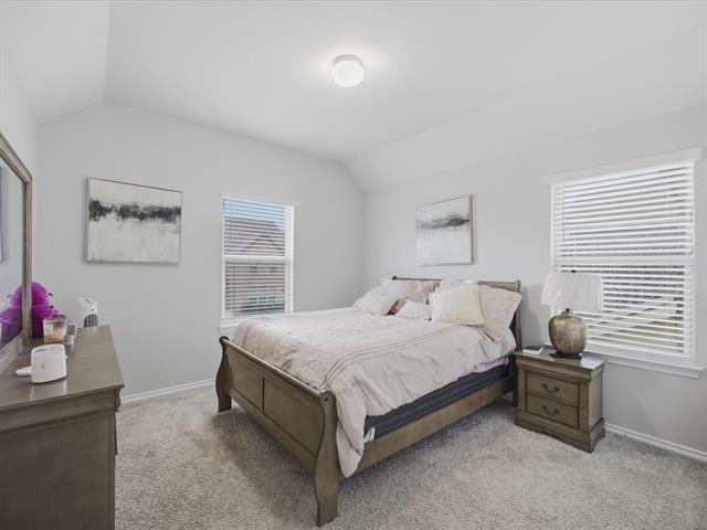 Building Photo - 420 Milverton Dr