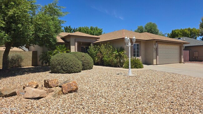 Primary Photo - 9014 W Rovey Ave