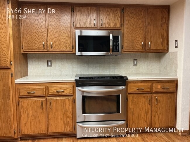 Building Photo - 3466 Shelby Dr