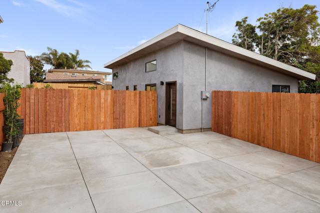 Building Photo - 114 S Santa Rosa St