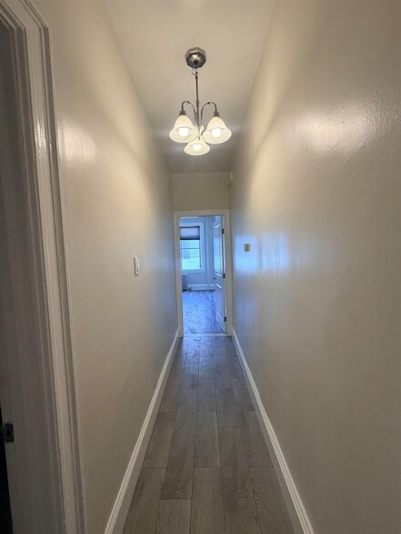 Building Photo - 138 W 30th St