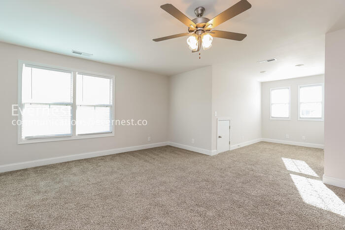 Building Photo - 637 Battery Ct