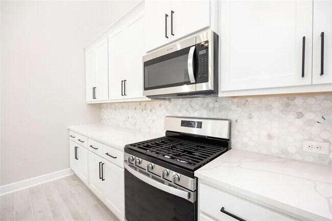 Building Photo - 24130 Elkhorn Gln Ln
