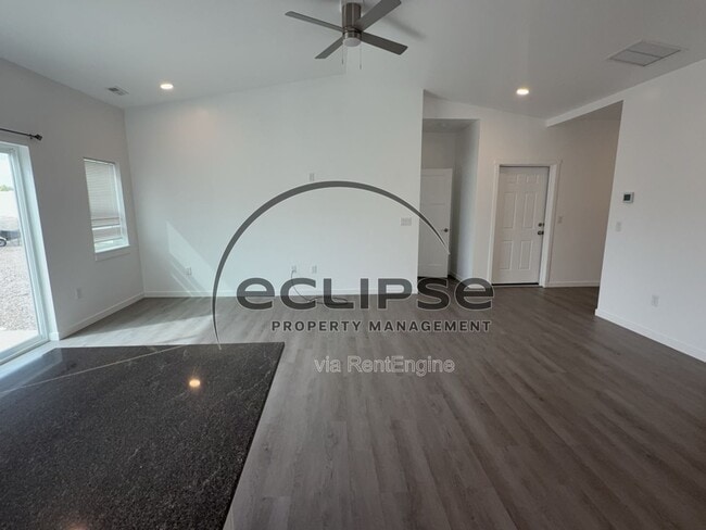 Building Photo - 147 Buena Vista Dr
