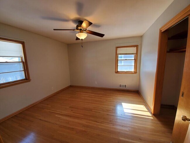 Building Photo - 5713 Xerxes Ave S