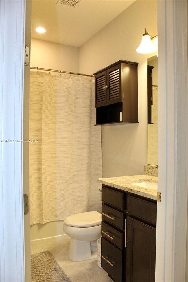 Building Photo - 620 SE Monet Dr