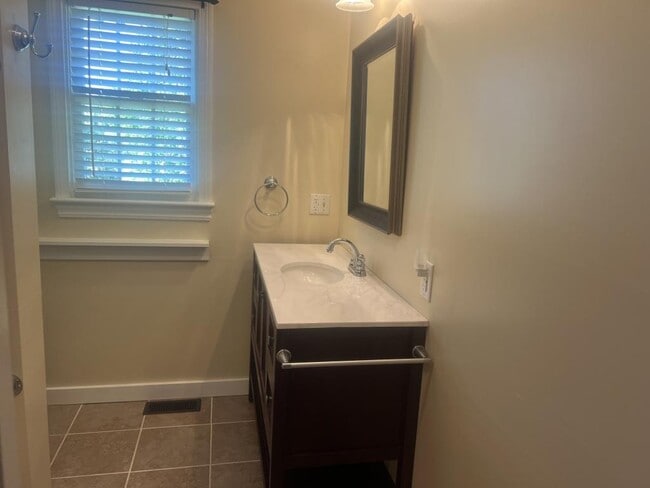 Building Photo - 138 Blue Ridge Dr