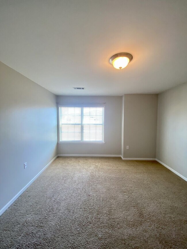 Building Photo - 4BR/2.5BA Home Located in Hampden Village