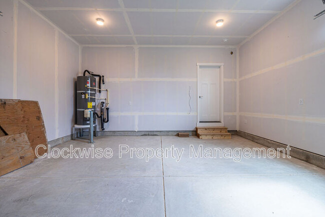 Building Photo - 108 Tacoma Ct NW