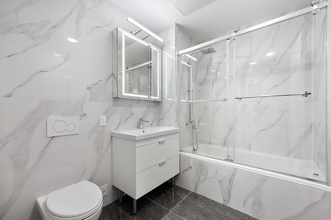 Building Photo - 15 West End Ave