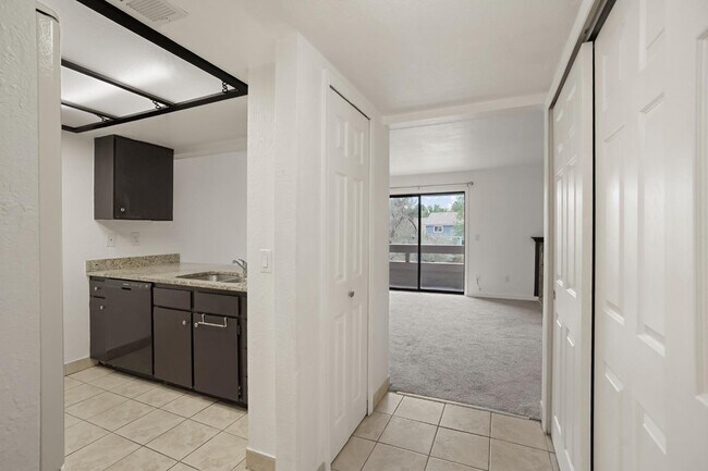 Building Photo - 14120 E Temple Dr