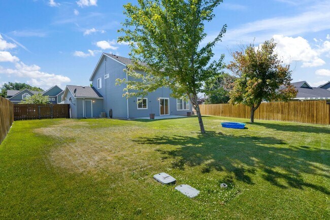 Building Photo - 4bd/2.5ba South Boise Home w/3-Car Garage!