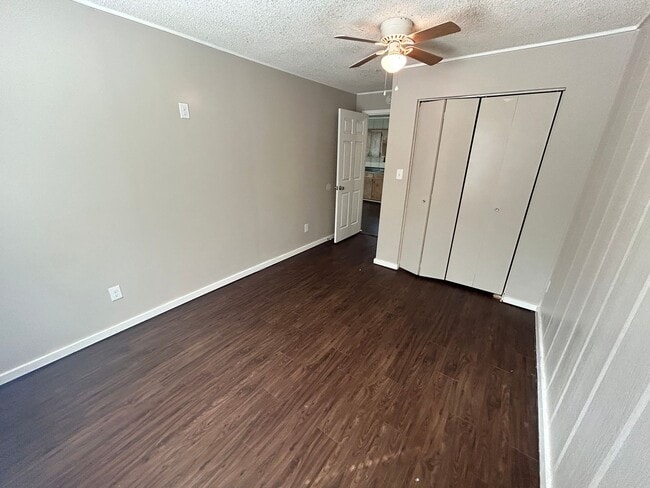 Building Photo - 1/1 Duplex / Fridge, Washer & Dryer Included  / Large Front Deck / Small Fenced in Side Yard/ NBISD