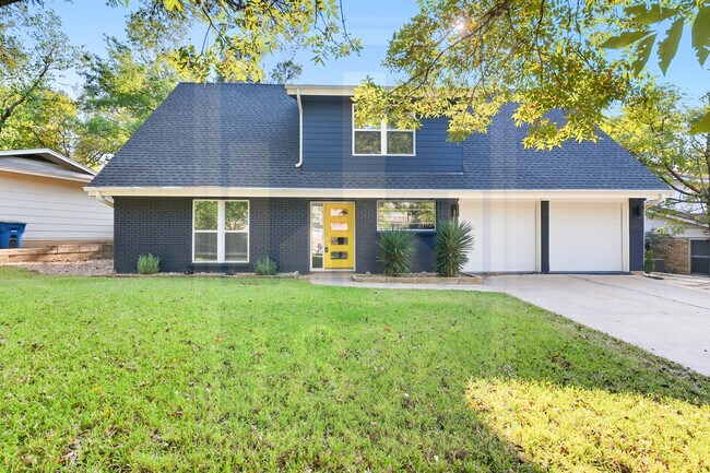 Building Photo - 1705 Deerfield Dr