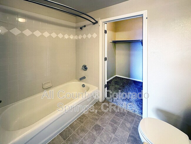 Building Photo - 3081 Mandalay Grove