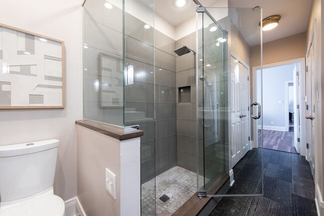 Building Photo - Furnished 3 bedroom/2bath Condo including Utilities!