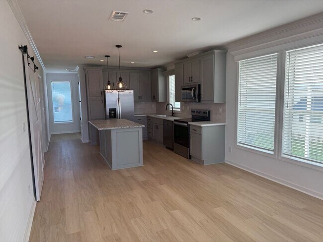 Building Photo - 4208 Long Lake Way