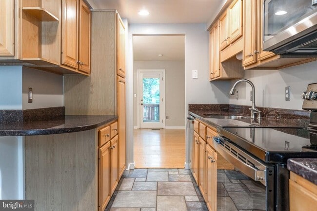 Building Photo - 6414 Old Scotts Ct