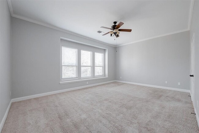 Building Photo - 46 Sandwell Place