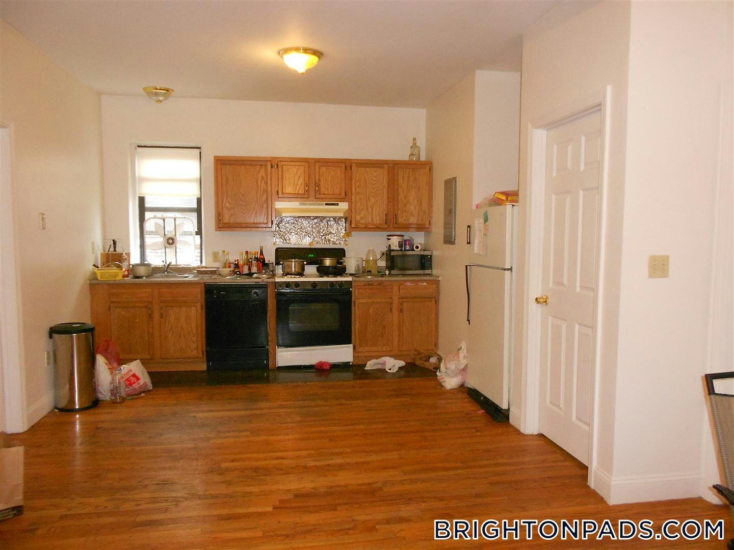 Building Photo - 17 Cummings Rd