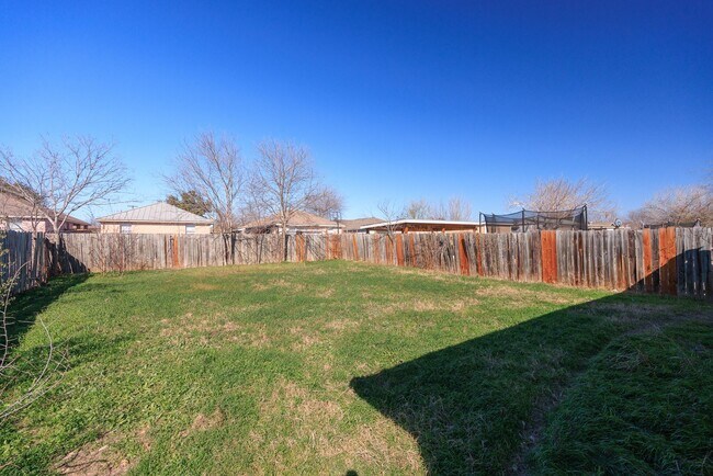 Building Photo - Charming 3-Bedroom Home Near Lackland AFB!