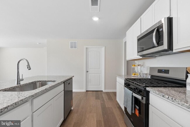 Building Photo - 378 Remington Dr