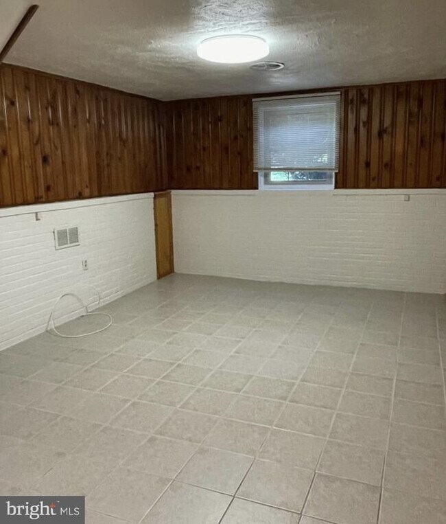 Building Photo - 21 W Golf Club Ln