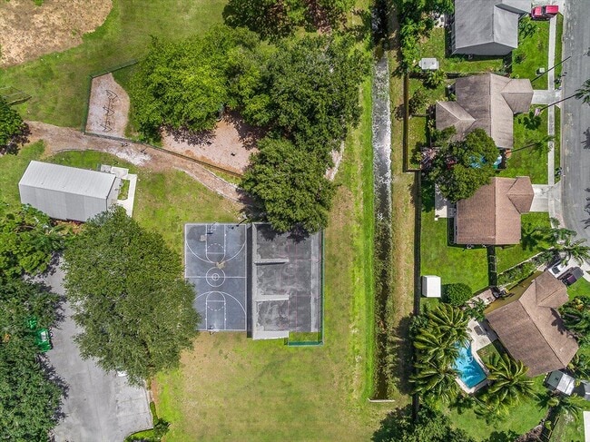 Building Photo - 258 Palmetto Ct