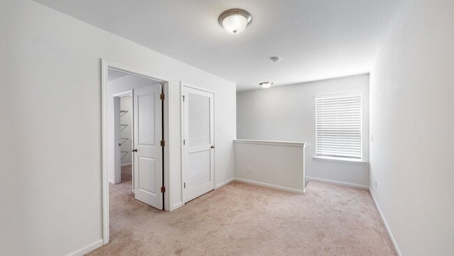 Building Photo - 5 Bedrooms, 3 Bathrooms in Richmond Hill P...