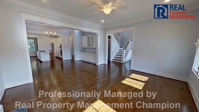 Building Photo - Exquisite Executive Home in Autumn Hall