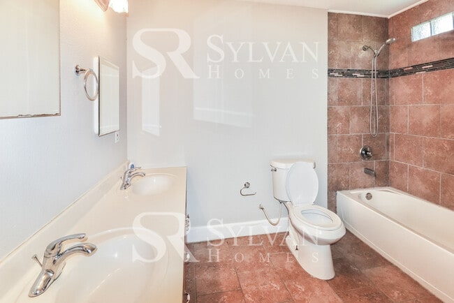 Building Photo - Adorable 3BR Home Available Now!