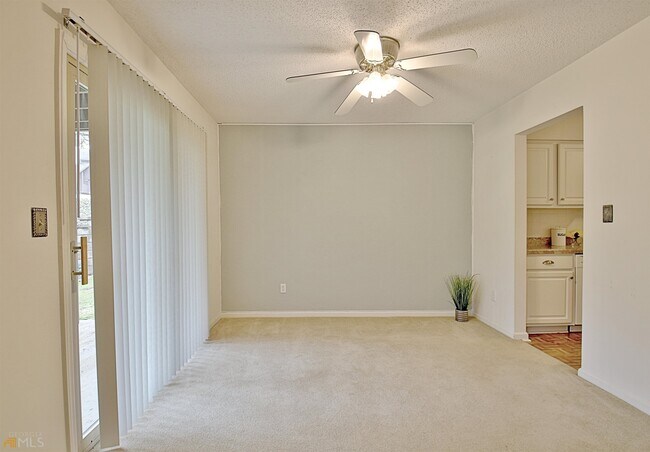 Building Photo - 72 Cobblestone Creek