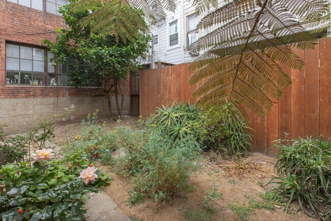 Building Photo - 81 Hoff St